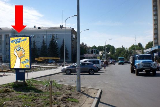 Фото рекламної площини за адресою Дюмина ул., возле горсовета