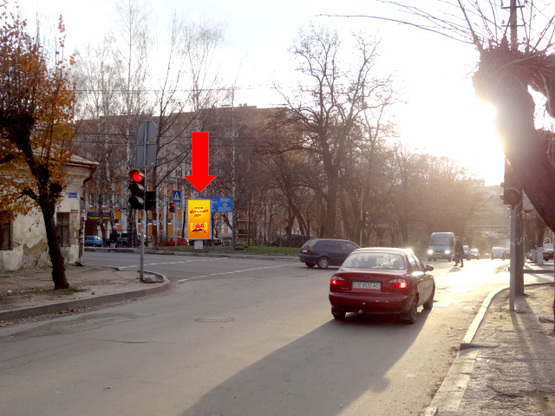 Фото рекламной плоскости по адресу Сторожинецкая ул. / Каспрука ул., возле гостиницы "Арбат", из города