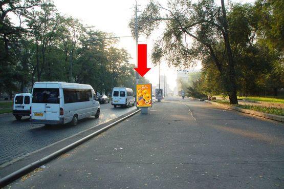 Фото рекламной плоскости по адресу Яворницкого пр. (бывш. Маркса пр.), парк им. Глобы, в центр