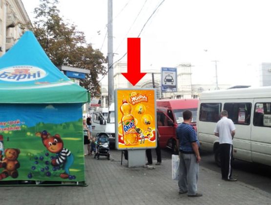 Фото рекламной плоскости по адресу Вокзальная пл. (бывш. Петровского пл.), ст. м. "Вокзальная", магазин "Prostor"