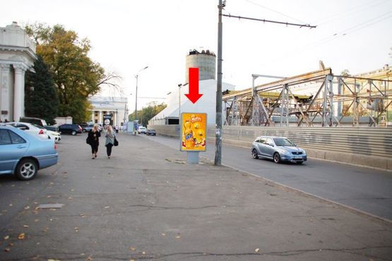 Фото рекламной плоскости по адресу Яворницкого пр. (бывш. Маркса пр.), 93, Дом Профсоюзов, парк им. Глобы, из центра