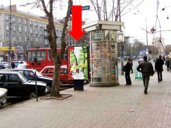 Фото рекламної площини за адресою Яворницкого пр. (бывш. Маркса пр.), 104 / Пастера ул., рынок "Озерка"