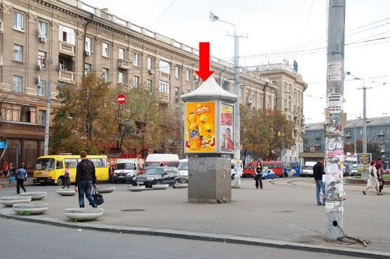 Фото рекламной плоскости по адресу Привокзальная ул. / Вокзальная пл. (бывш. Петровского пл.)