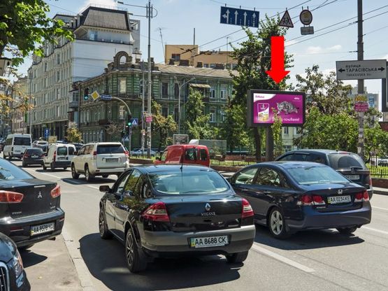 Фото рекламной плоскости по адресу Жилянская ул., 40/52 / Тарасовская ул., в сторону центра
