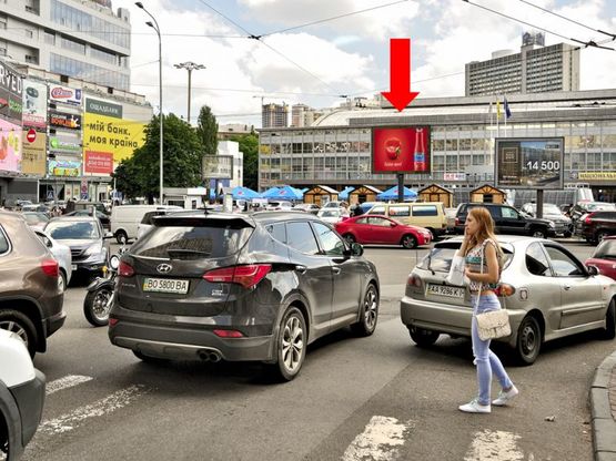 Фото рекламної площини за адресою Эспланадная ул., 1 / Рогнединская ул., ст. м. "Дворец спорта", возле ТРЦ "Gulliver"