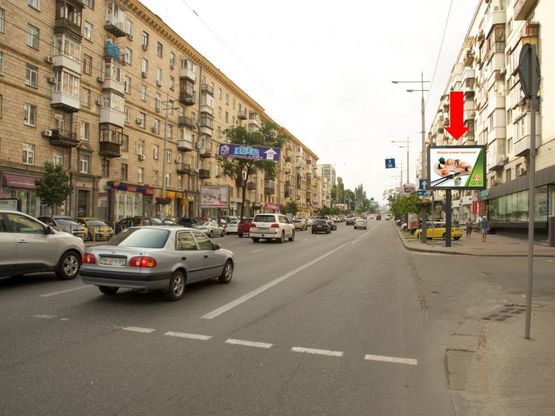 Фото рекламной плоскости по адресу Б. Васильковская ул. (бывш. Красноармейская ул.), 131, АЗС "ЛукОйл", на светофоре, в центр