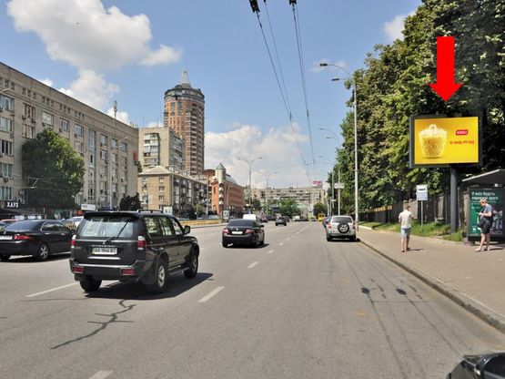 Фото рекламной плоскости по адресу Украинки бул., 27 / Кудри ул., светофор, в сторону ст.м. "Печерская", ул. Крещатик
