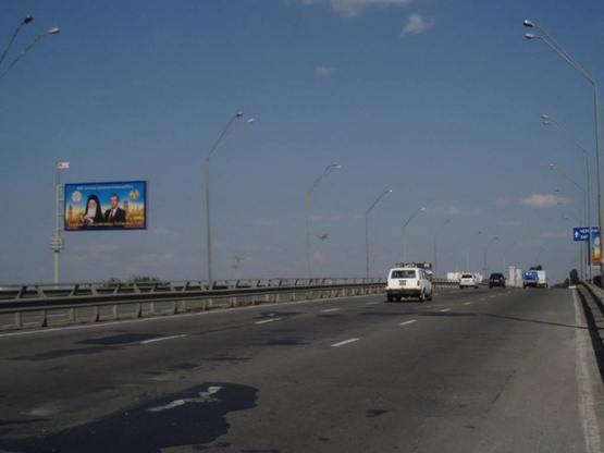 Фото рекламної площини за адресою Саперно-Слободская, 31,въезд