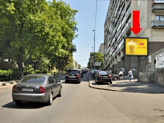 Фото рекламної площини за адресою Кловский спуск, 20, напротив, в сторону Алмазова ул. (бывш. Кутузова ул.)