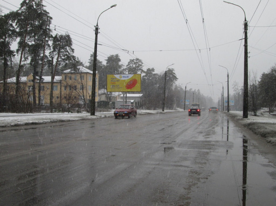 Фото рекламной плоскости по адресу Дахновская ул., 4 (рядом Больница №2, супермаркет, боулинг-цент, гостиница), направл. из города