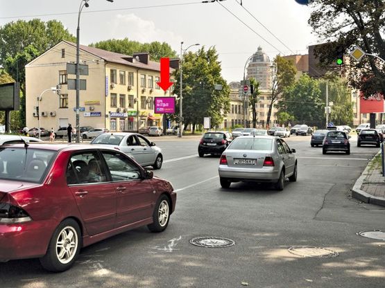 Фото рекламної площини за адресою Московская ул. / Цитадельная ул., на светофоре, в сторону Украинки бул.