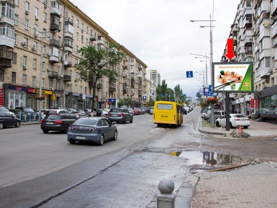 Фото рекламної площини за адресою Б. Васильковская ул. (бывш. Красноармейская ул.), 131, возле АЗС "Amic", в сторону ст. м. "Дворец Украина"