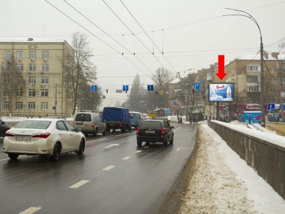 Фото рекламной плоскости по адресу Телиги ул., 13/14 - ул. Дорогожицкая, на светофоре, в сторону ст. м. "Шулявская"