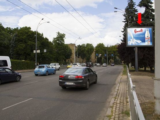 Фото рекламной плоскости по адресу Соломенская пл., на светофоре, в сторону Воздухофлотского  пр.