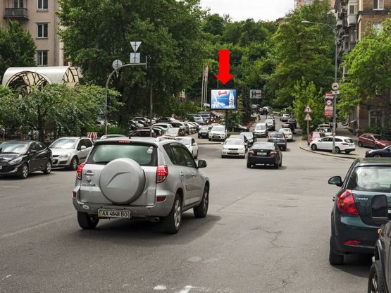 Фото рекламной плоскости по адресу Кловский спуск, 9/2 / Мечникова ул., на светофоре, в сторону Московская ул.