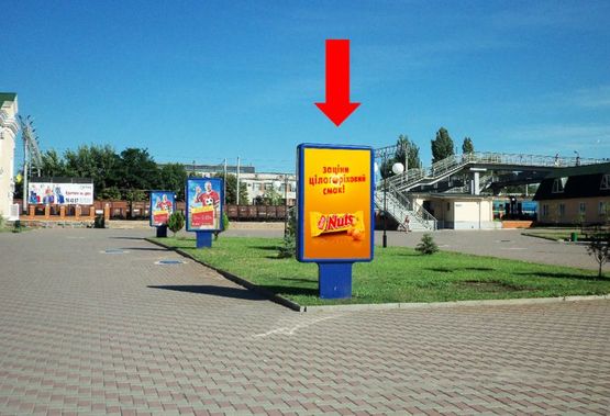 Фото рекламної площини за адресою Привокзальная пл., возле ж/д вокзала