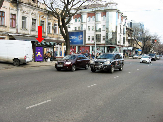 Фото рекламної площини за адресою Б. Арнаутская ул., 84 / Преображенская ул., в сторону Ришельевской ул.