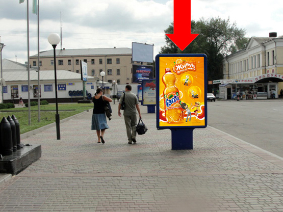Фото рекламної площини за адресою Славы пл., 1, возле Южного ж/д вокзала