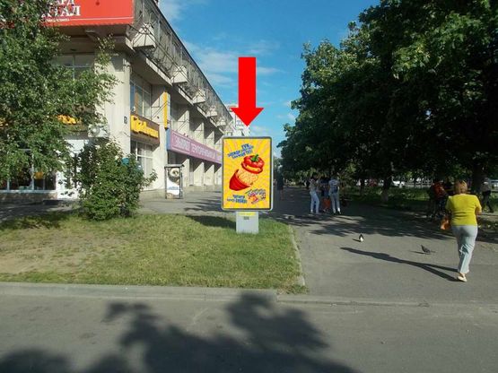 Фото рекламної площини за адресою Харьковская ул., возле супермаркета "Эльдорадо"