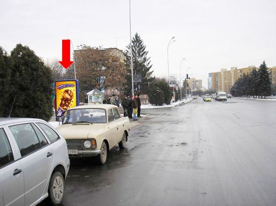 Фото рекламной плоскости по адресу Свободы пр. - ул. Минайская, пл. Кирила и Мефодия, возле церкви