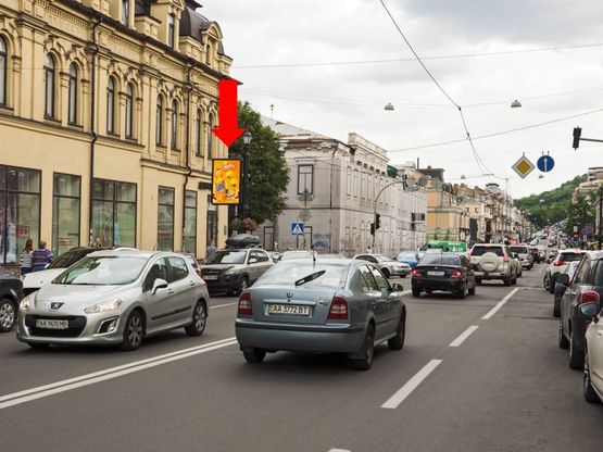 Фото рекламної площини за адресою Сагайдачного ул., 22 / Борисоглебская ул., светофор, в сторону Почтовая пл.