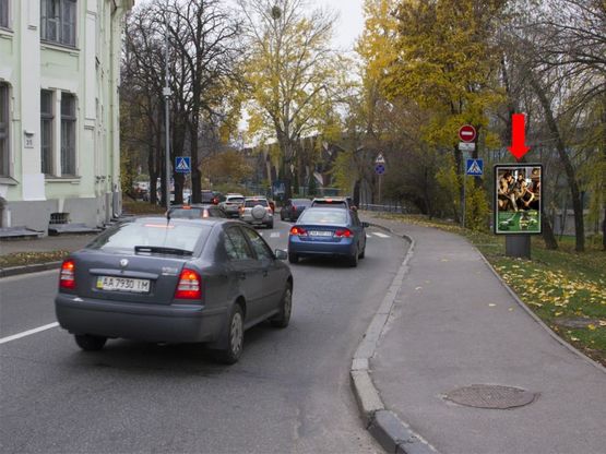 Фото рекламной плоскости по адресу Парковая дорога ул., 3/5, перед КВЦ "Парковый", в сторону ул. Грушевского, Европейской пл.
