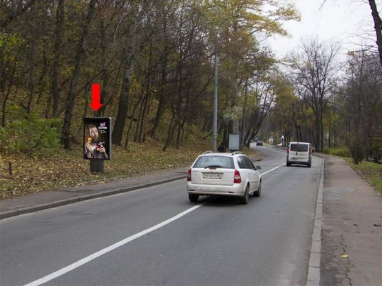 Фото рекламной плоскости по адресу Парковая дорога ул., в районе "Зеленого театра", в сторону ул. Грушевского, Европейской пл.