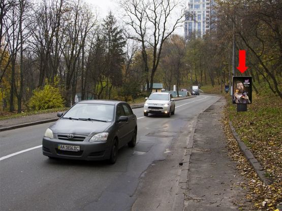 Фото рекламной плоскости по адресу Парковая дорога ул., в районе "Зеленого театра", в сторону Днепровского спуска