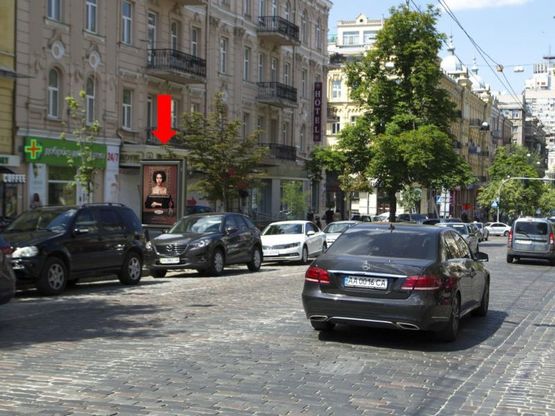 Фото рекламної площини за адресою Хмельницкого ул., 29/2 / ул. Франко, напротив McDonald's, в сторону ул. Гончара