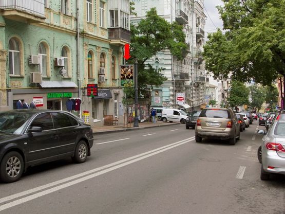 Фото рекламной плоскости по адресу Михайловская ул., 24а, в сторону Майдана Незалежности