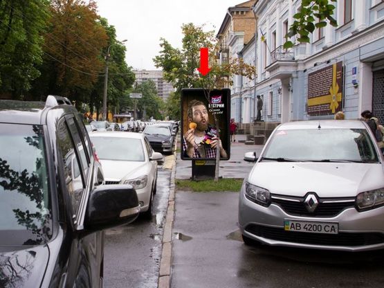Фото рекламной плоскости по адресу Терещенковская ул., 11, напротив парка Т. Шевченко, в сторону бул. Шевченко