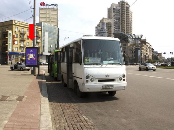 Фото рекламной плоскости по адресу Победы пл., 2, возле Цирка, в сторону бул. Шевченка