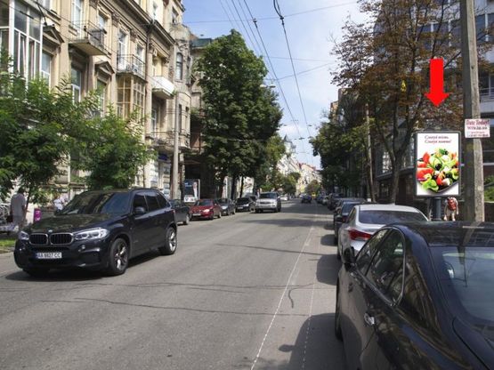 Фото рекламної площини за адресою Б. Житомирская ул., 33, в сторону ул. Крещатик