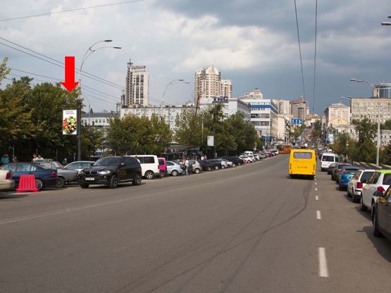 Фото рекламної площини за адресою Петлюры ул., 32, возле автостанции "Киев", в сторону центра
