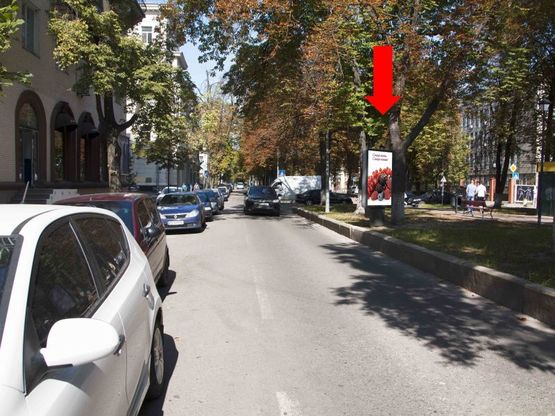 Фото рекламной плоскости по адресу Липская ул.,16 / пер. Липский, напротив ресторана "Липский особняк", в сторону ул. Институтская