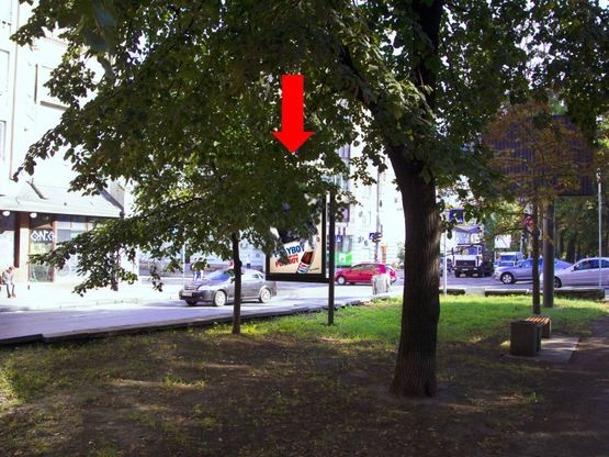 Фото рекламної площини за адресою Нижний Вал ул., 41/27 / ул. Волошская, бульварная часть, в сторону ул. Почайницкой