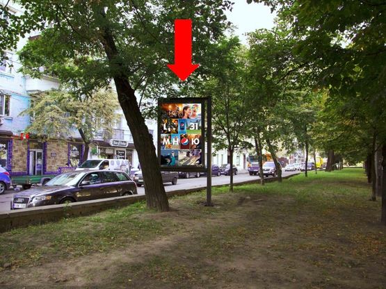 Фото рекламної площини за адресою Верхний Вал ул., 52, бульварная часть, в сторону ст.м. "Контрактовая пл."