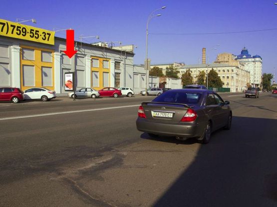 Фото рекламной плоскости по адресу Набережно-Крещатицкая ул., 57 / ул. Ярославская, из центра