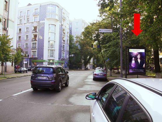 Фото рекламной плоскости по адресу Институтская ул., 16 / ул. Садовая, в сторону ул. Шелковичной