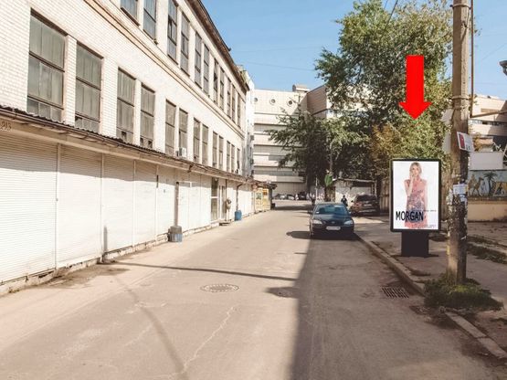 Фото рекламной плоскости по адресу Пестеля ул., 5 / ул. Жилянская, к универмагу "Украина", пл. Победы