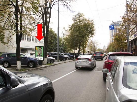 Фото рекламної площини за адресою Московская ул., 23, в сторону Кловского спуска