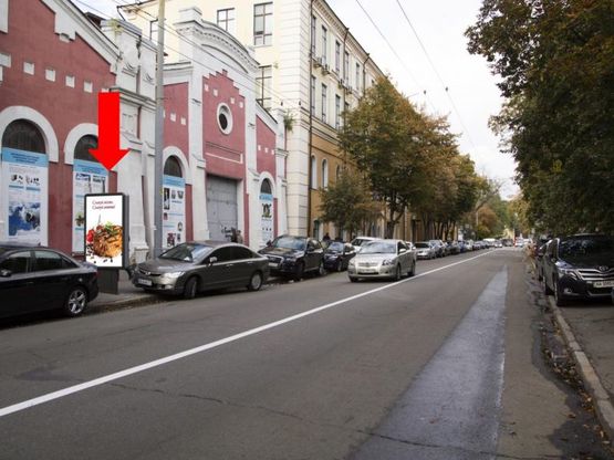 Фото рекламной плоскости по адресу Московская ул., 8, в сторону ст. м. «Арсенальная»