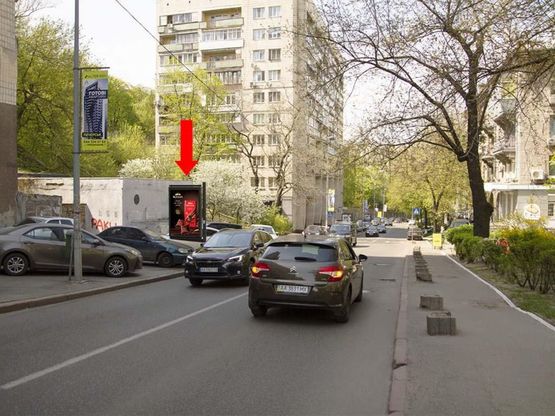 Фото рекламной плоскости по адресу Кловский спуск, 20, в сторону ул. Мечникова