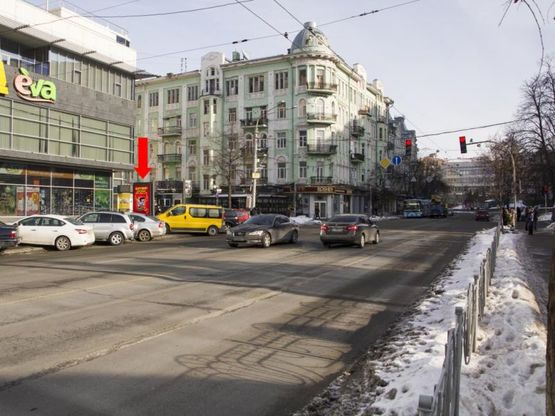 Фото рекламної площини за адресою Сечевых стрельцов ул., 8Б / Львовская пл., возле супермаркета "Billa", в центр