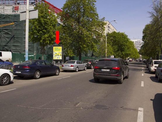 Фото рекламної площини за адресою Омельяновича - Павленко ул. (бывш. Суворова), 15, возле кинотеатра "Зоряный", в сторону пл. Славы