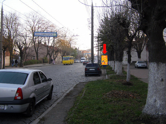 Фото рекламной плоскости по адресу Главная ул., 104, из центра