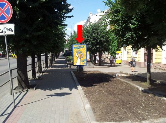 Фото рекламной плоскости по адресу Героев Майдана ул. (бывш. Красноармейская ул.), 17 / Братьев Русаков ул., в центр