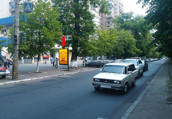 Фото рекламной плоскости по адресу Шевченко бул. / Небесной Сотни ул. (бывш. Ленина ул.), возле магазина  "АТБ", Укрсиббанка