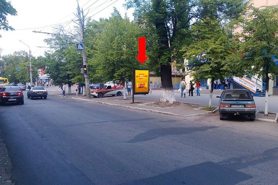 Фото рекламной плоскости по адресу Шевченко бул. / Небесной Сотни ул. (бывш. Ленина ул.), возле магазина  "АТБ", Укрсиббанка