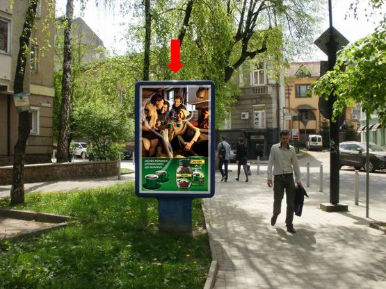 Фото рекламної площини за адресою Грушевского ул., возле автосалона "Renault"